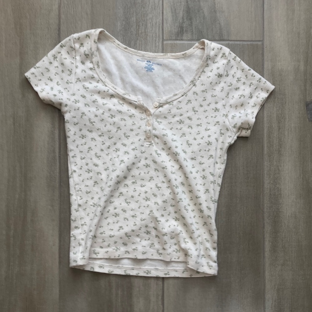 NWOT Floral Brandy Melville Tee
